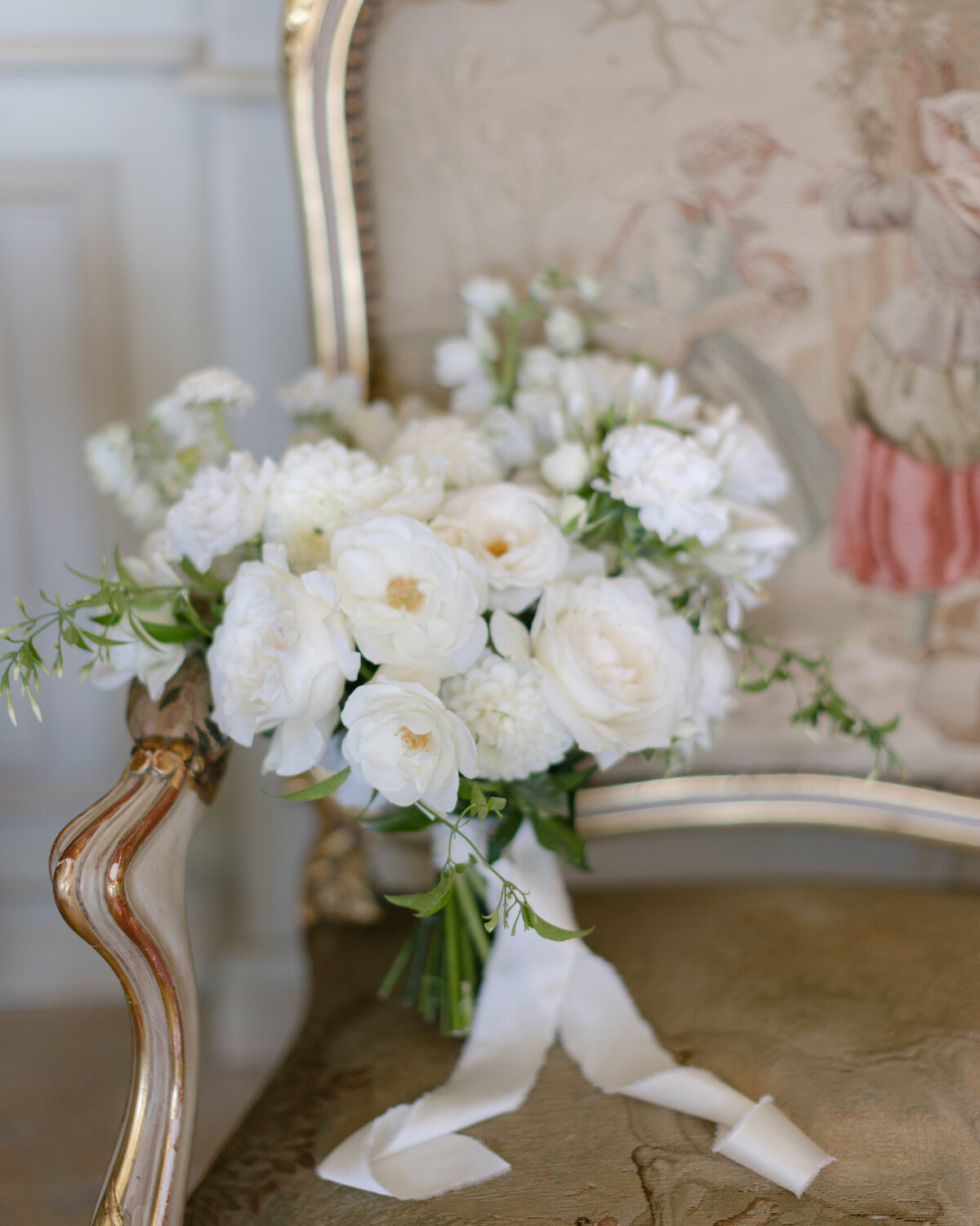 Chateau-de-Grand-Luce-wedding-florist-Floraison