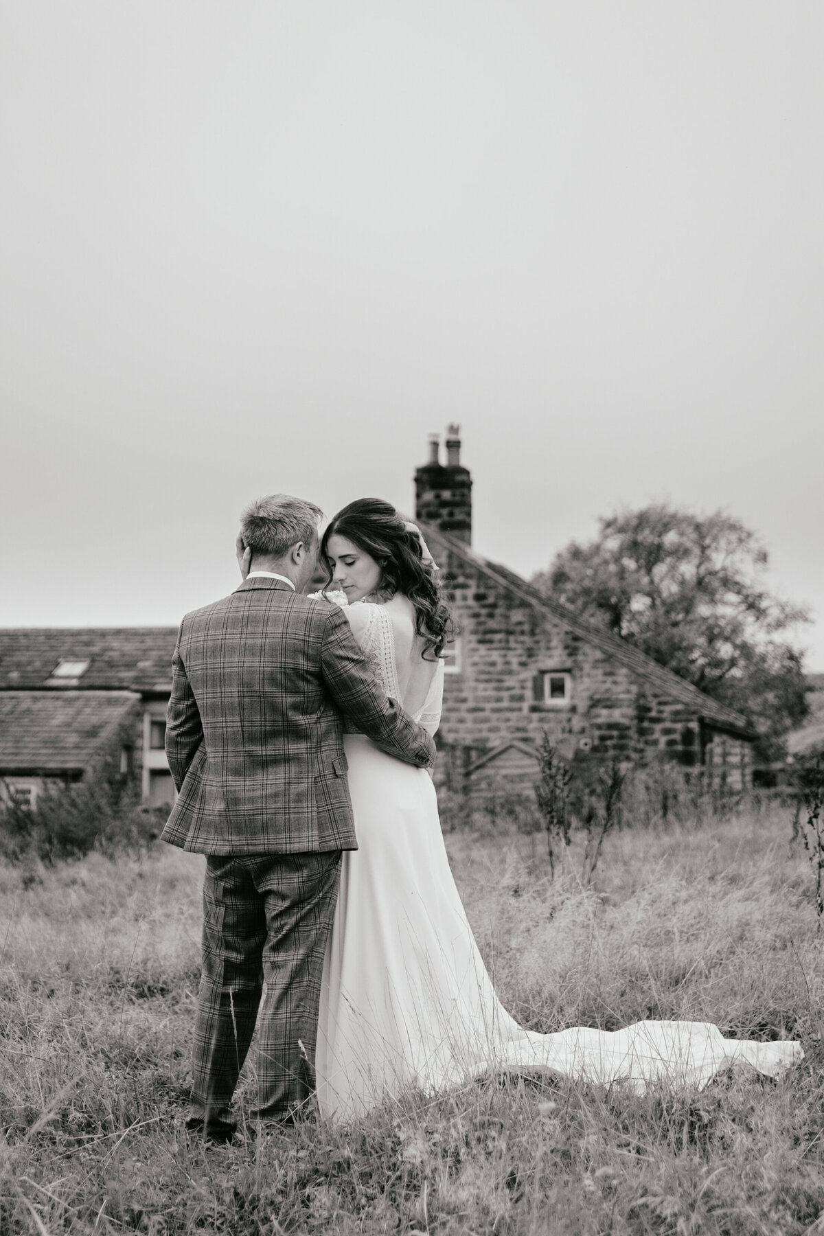 black-white-editorial-bridal-portraits