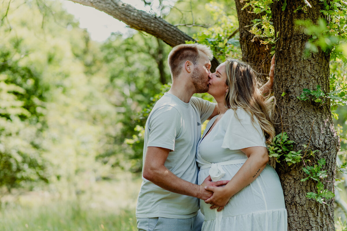 Zwangerschapsfotografie Zandvoort in gouden avondlicht