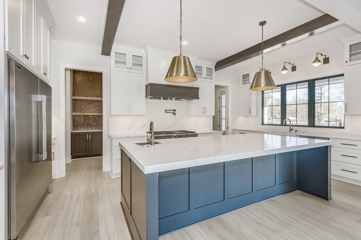 52 S Mission Rd Eastborough KS-print-008-016-Kitchen-4200x2800-300dpi