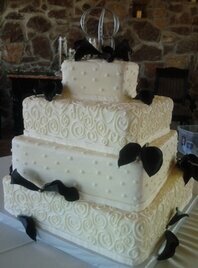 SQUARE WEDDING CAKE VENUE