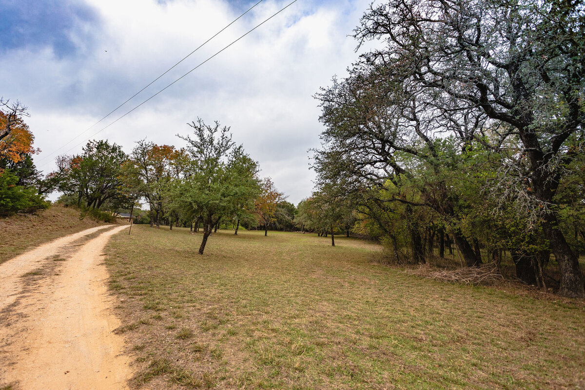 Scenic view of spacious yard at this three-bedroom, two-bathroom ranch house for 7 with incredible hiking, wildlife and views.