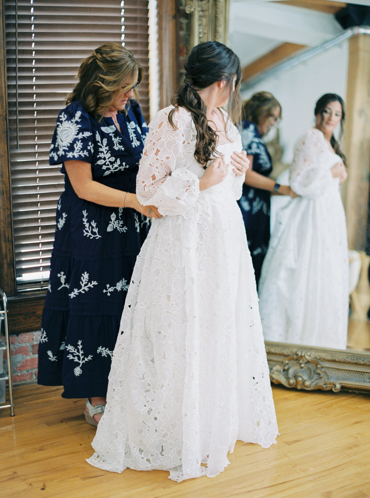 Emily March Photography Wilmington, North Carolina and Destination Wedding Engagement Photographer Heirloom Photography for Memorable Gatherings Light Airy Sentimental Imagery Images Weddings WeinsWedding_0047