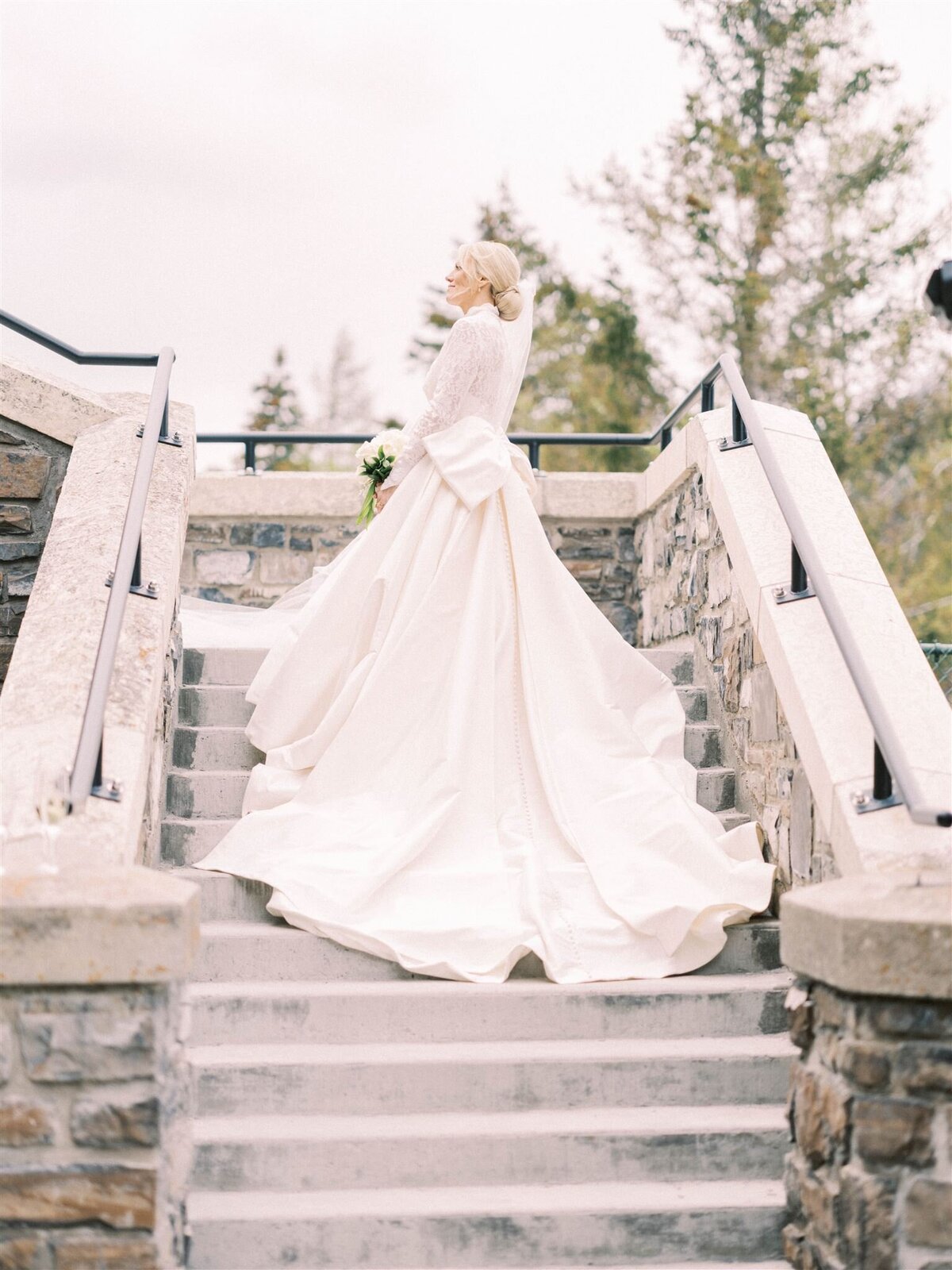 calgary_wedding_photographers_nicole_sarah_fairmont_banff_springs-355_websize