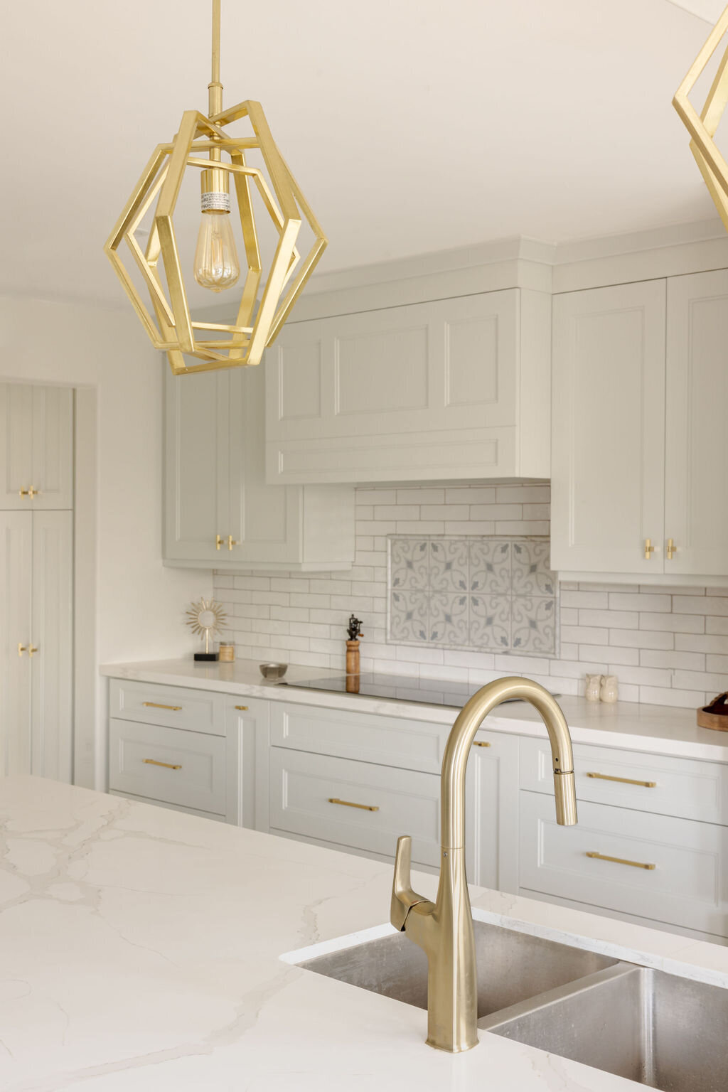 CabinetWorks-Shaver-16