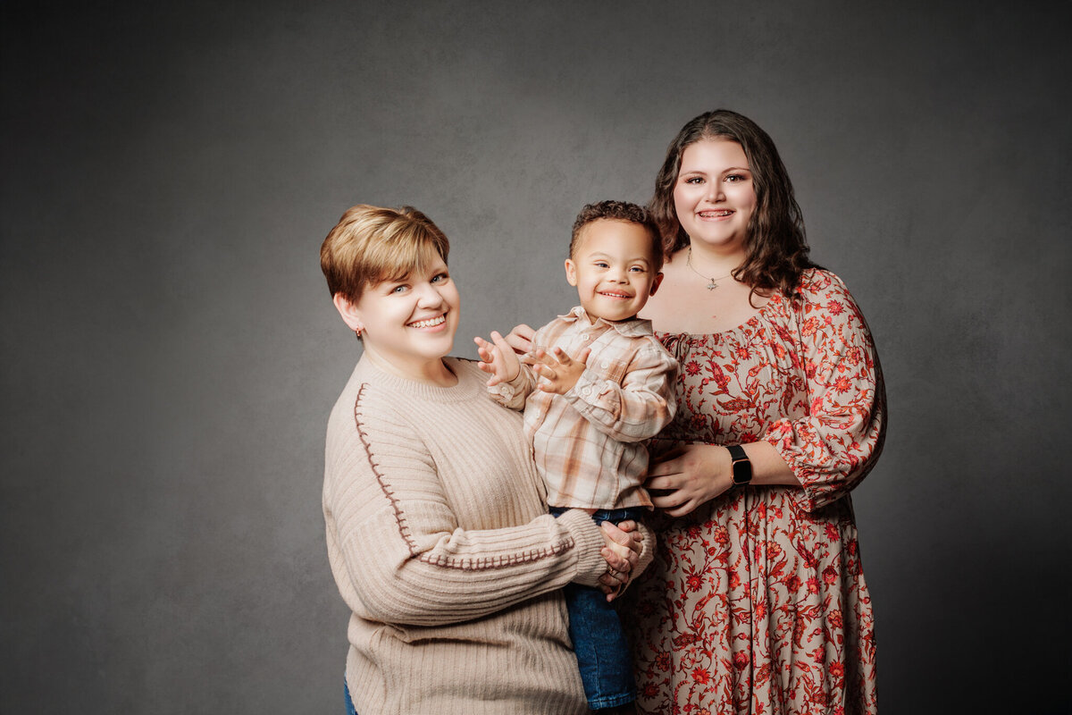 NWA family photographer, Northwest Arkansas best family photography, family portraits near me, professional family photos, family photography packages