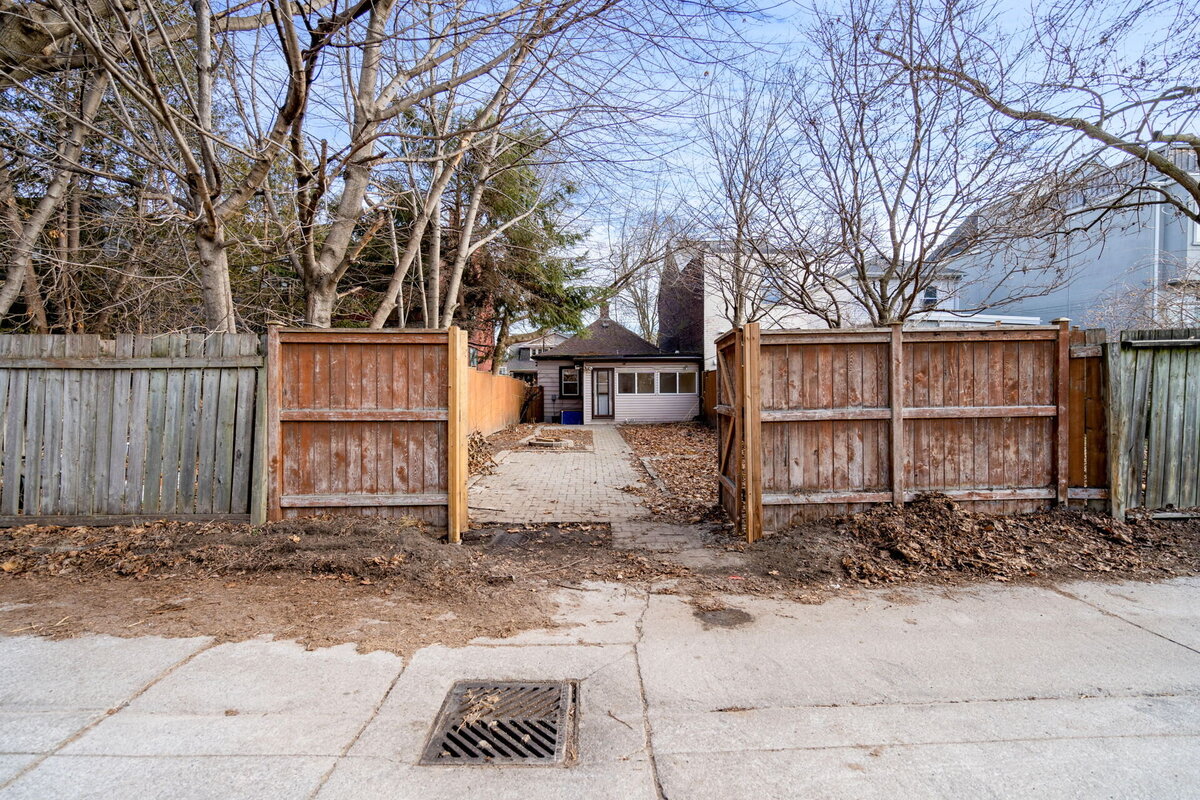 37-web-or-mls-74_007_Backyard