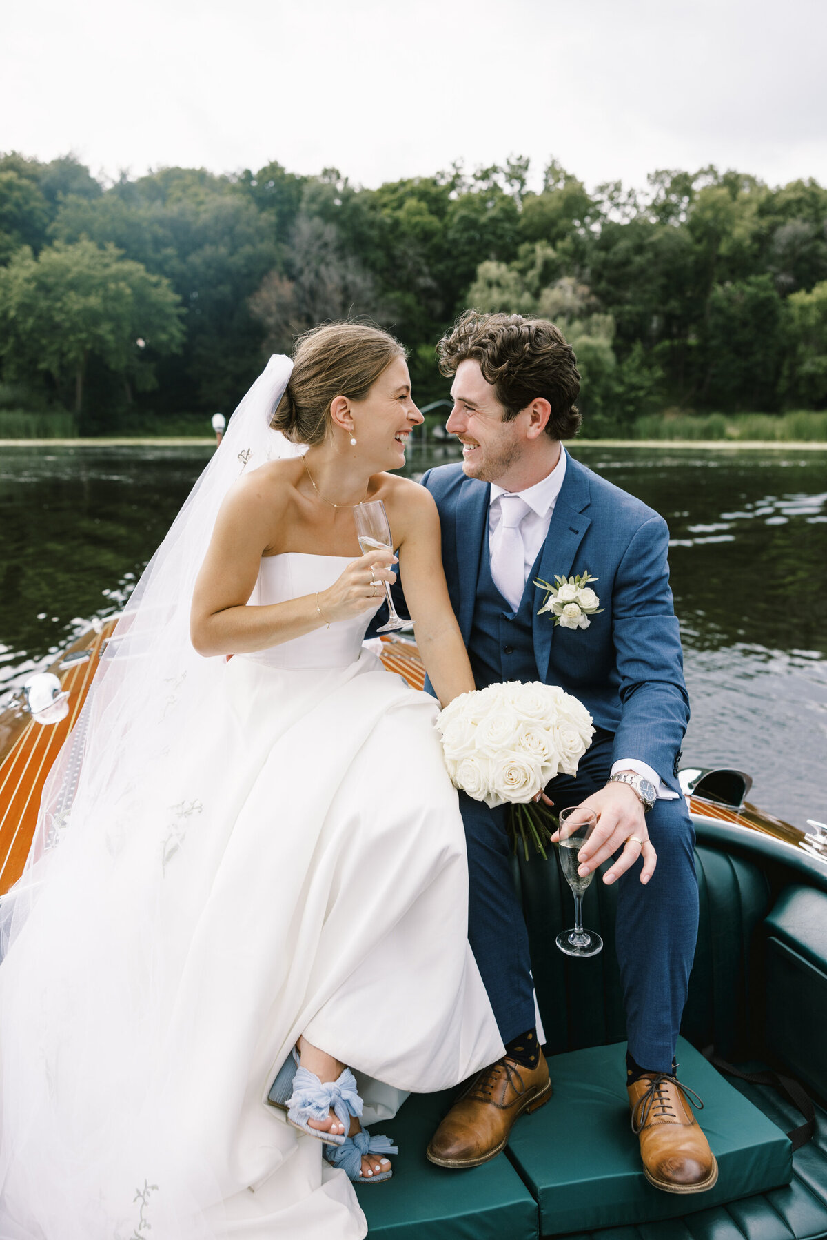 Minnetonka Yacht Club wedding photographer Tom Thornton Photography-31
