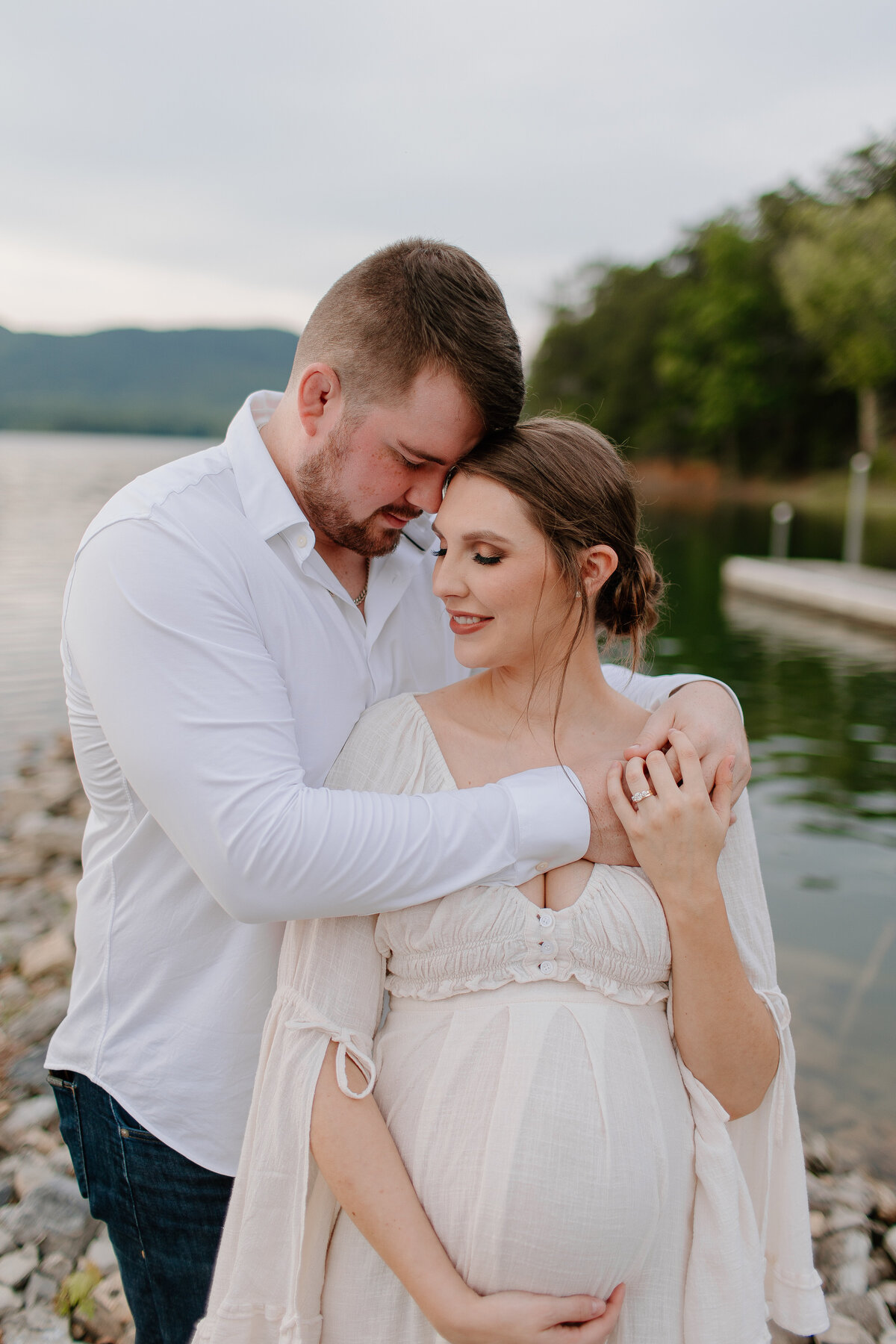 Documentary-Maternity-Session-at-Carvins-Cove-RJ-51