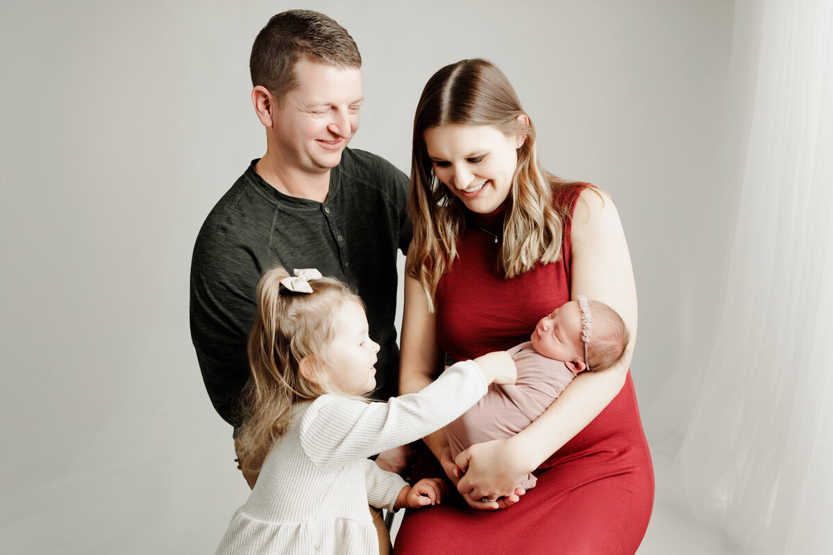 Best Cave Springs family photographer, family portrait studio near me Bentonville, studio family photography