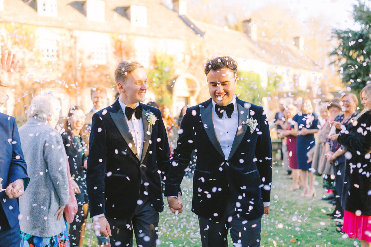 The Swan Hotel Cotswolds Wedding - Dita Bowen Photography-53