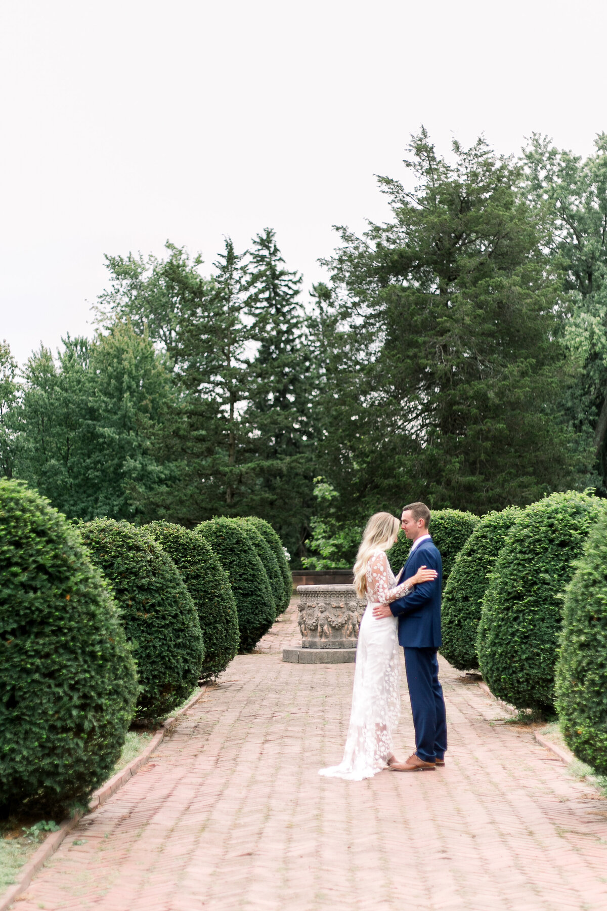 Sonnenberg Gardens Wedding by Finger Lakes Wedding Photographer Emi Rose Studio