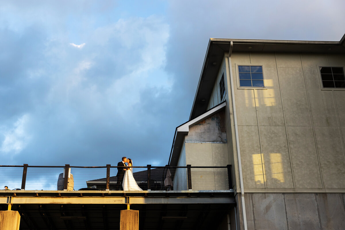 loudoun-studios-wedding-bluemont-blue-valley-vineyards-virginia00024