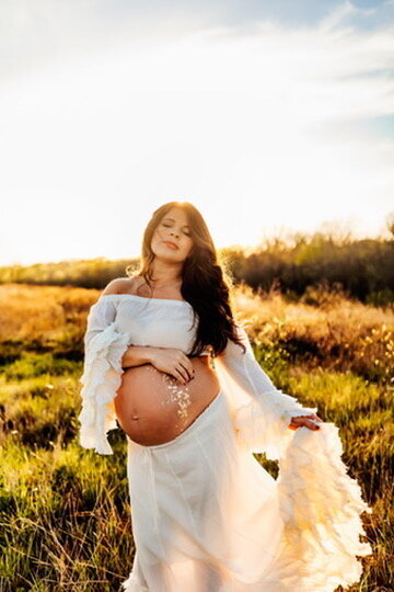 Affordable maternity session on the lake | Burleson, Texas Family and Newborn Photographer