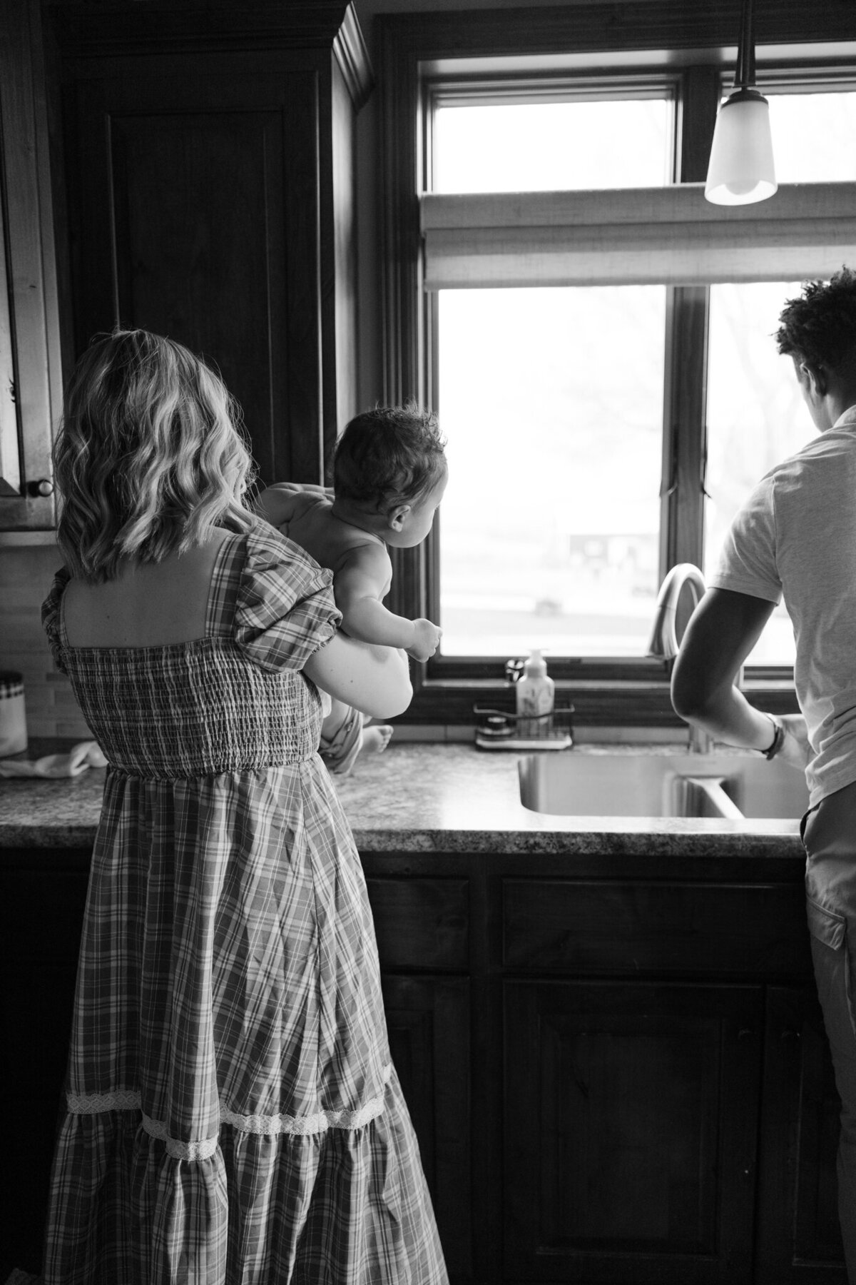 in home family photos, midwest family photographer, documentary photographer, sioux falls family photographer, rcc photography-21