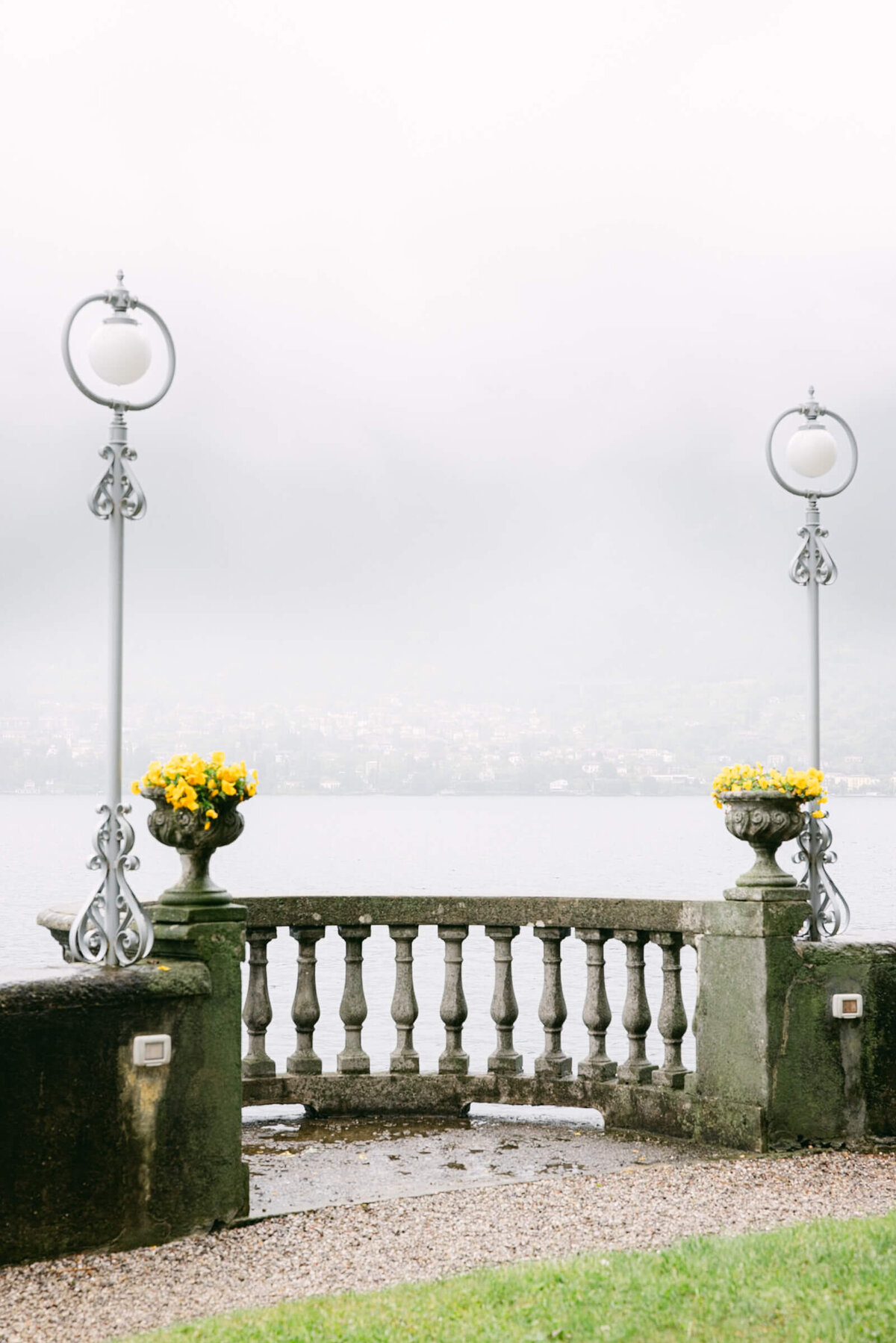 A wedding day photo of the wedding venue Villa Aura del Lago on Lake Como in Italy