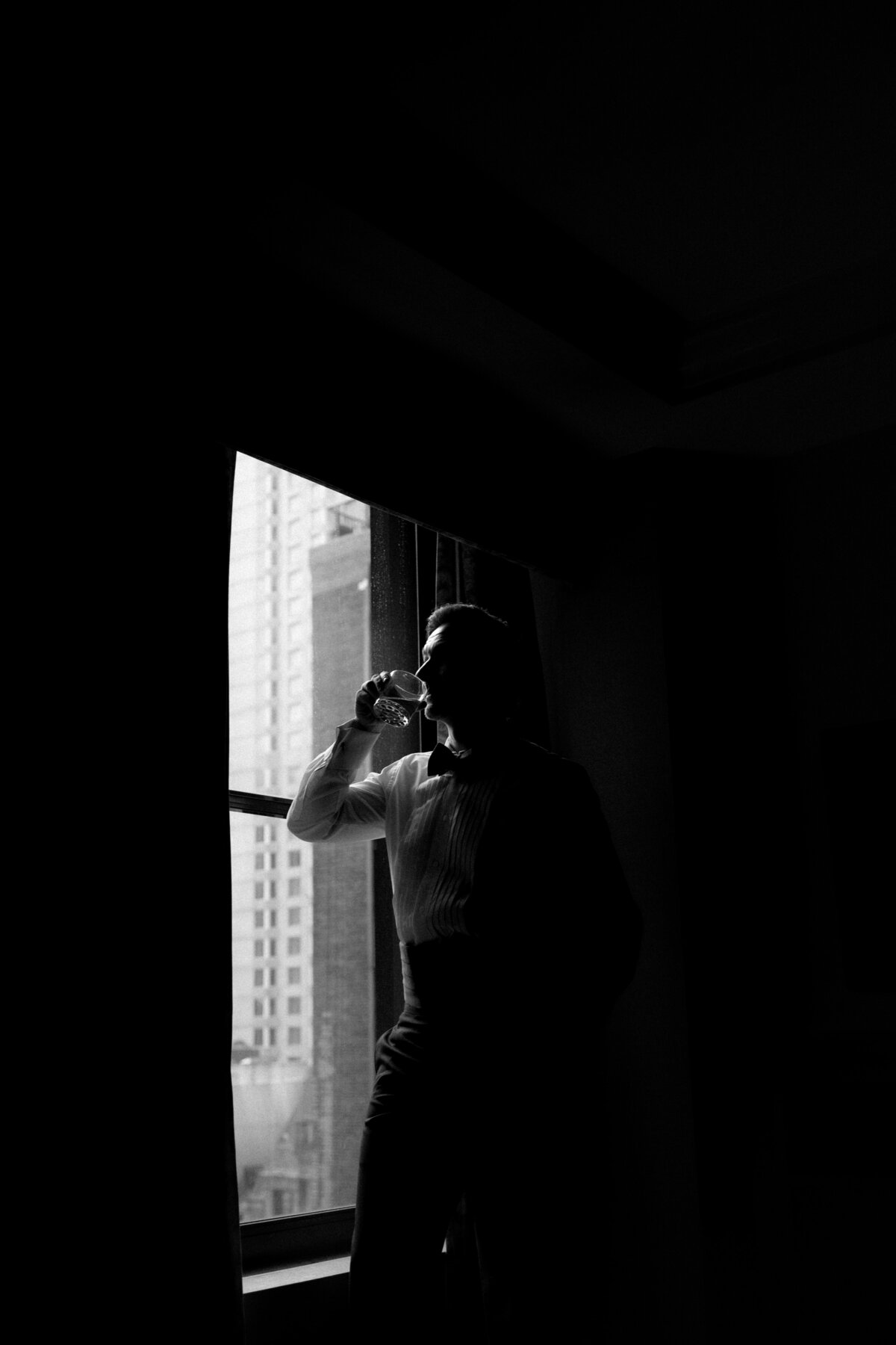 terrace-nyc-wedding-elegant-couple-57