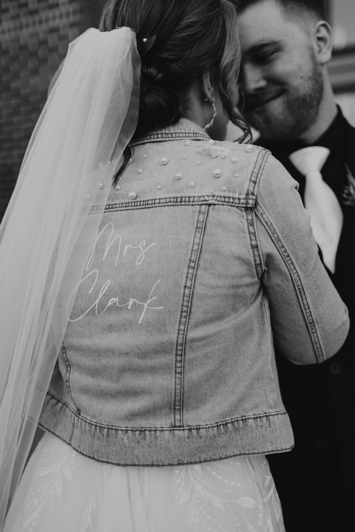Kansas City Wedding Photographer - CaitlynCloudPhotography - denim jacket