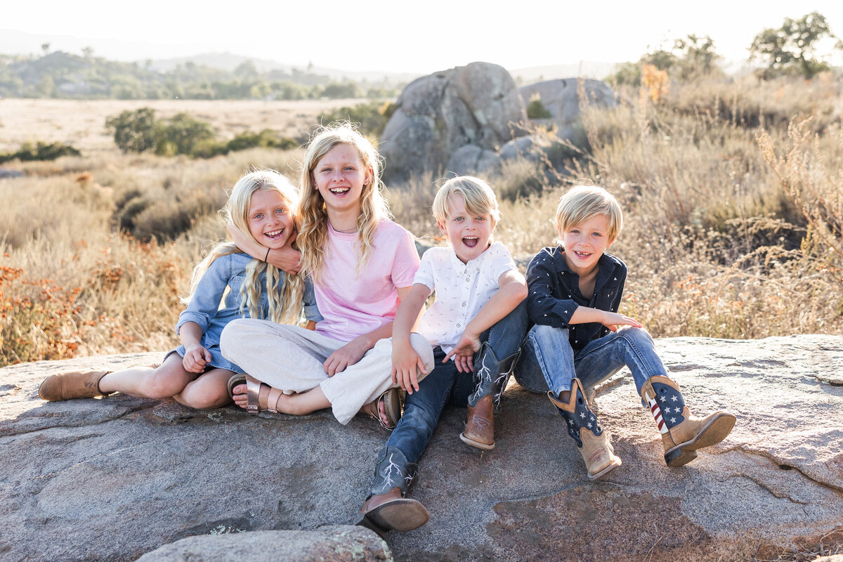 Wright's-Field-Family-Photoshoot-san-diego-kids-on-rock