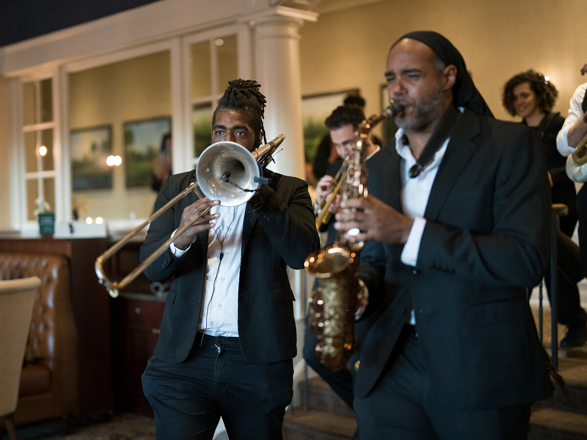 hudson-horns-at-wedding-ct