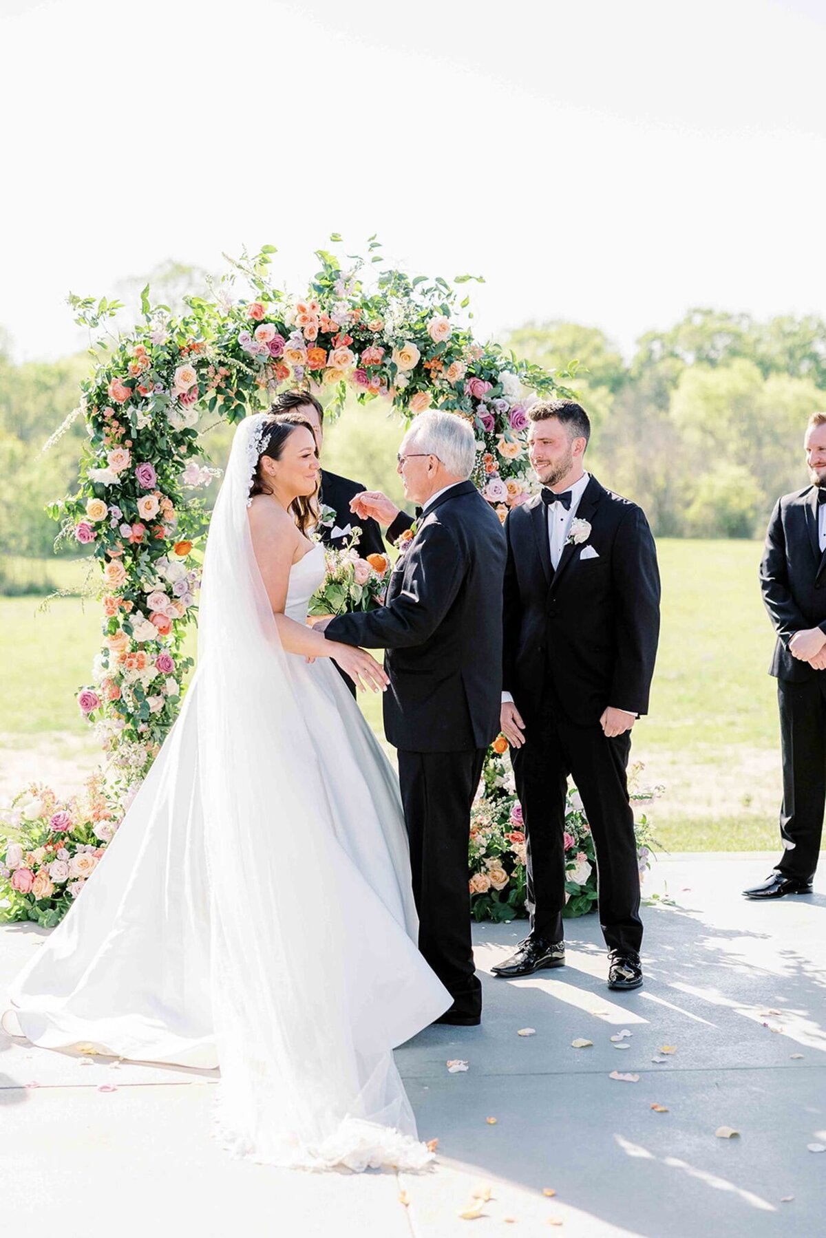 texas-sunset-wedding-flowers-tamara-menges-designs-43