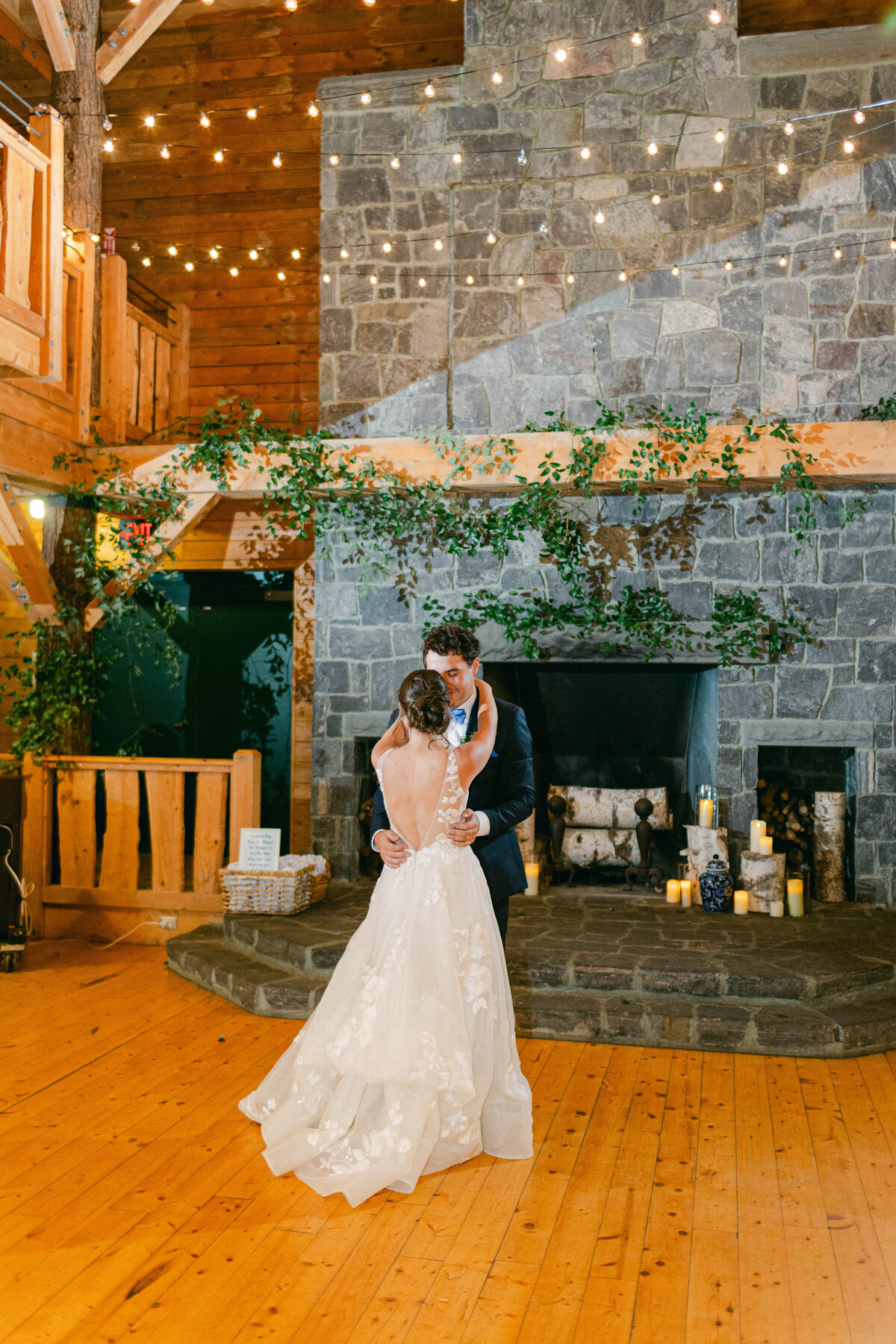 Vermont-Luxury-Wedding-Photographer-Reception-Party_306