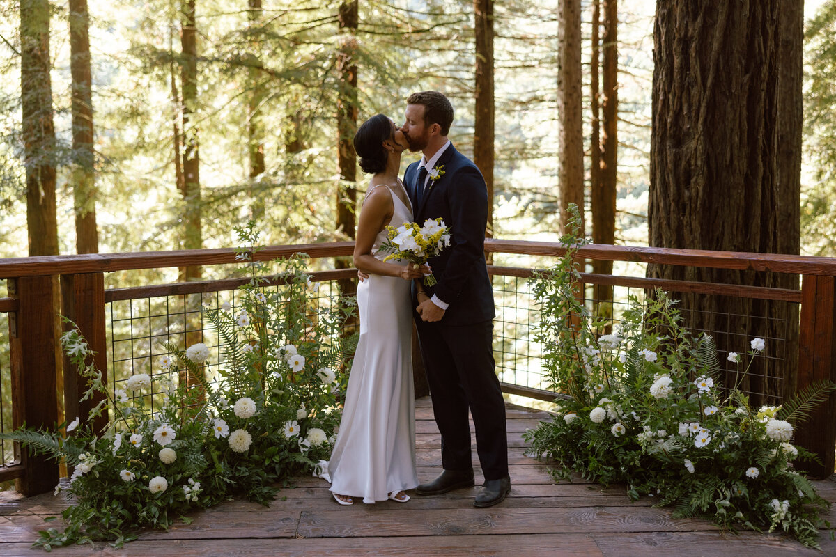 Redwood-Deck-Wedding-RS-2106