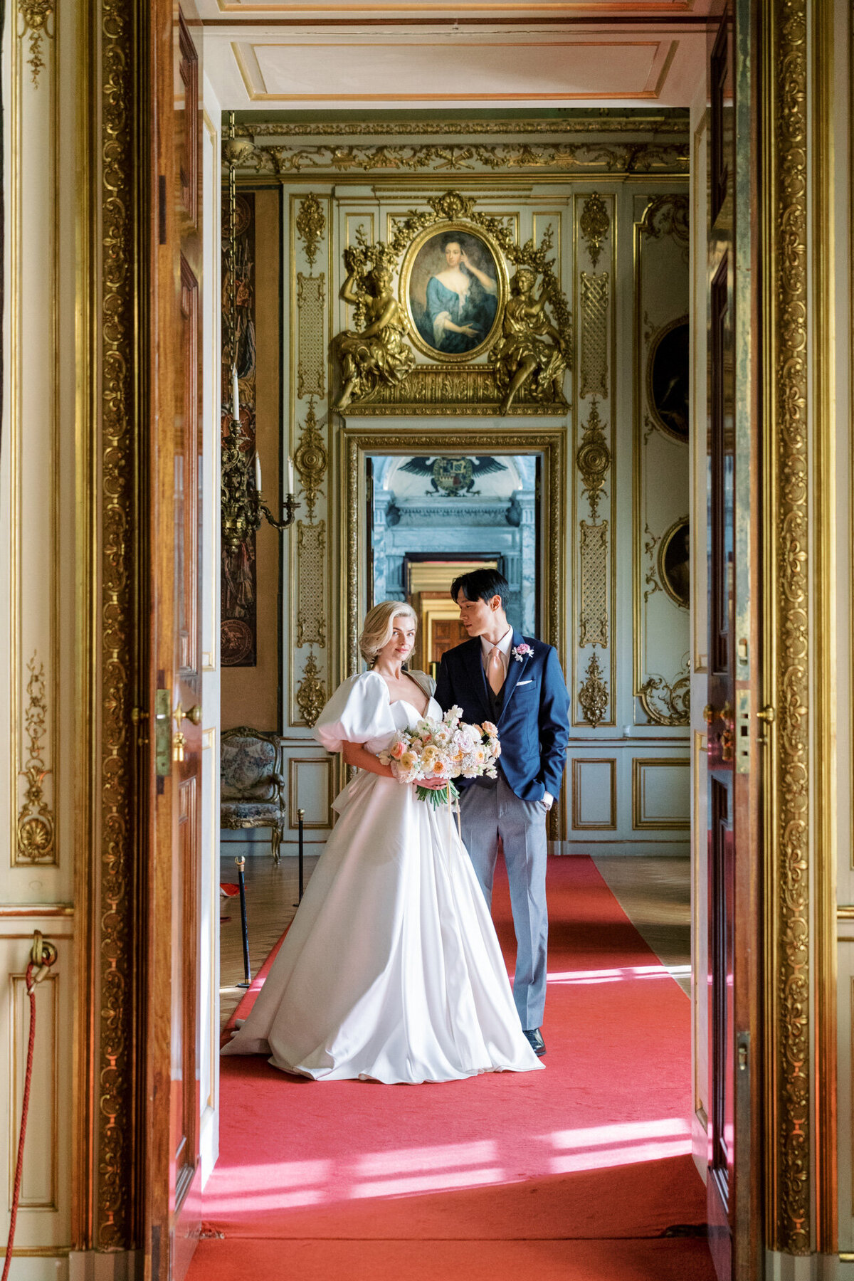bride and groom at blenheim palace