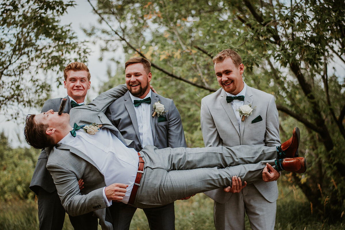 wedding party photography groomsmen