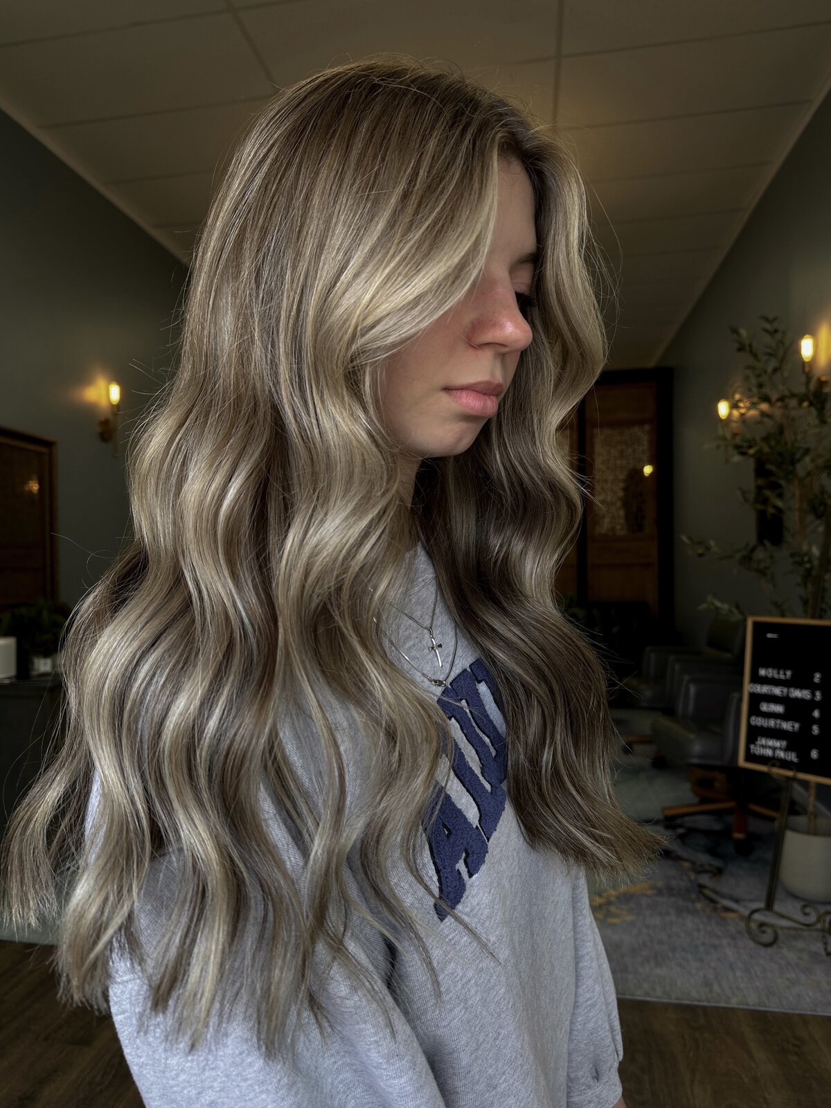 the-perfect-bronde-hairstylist