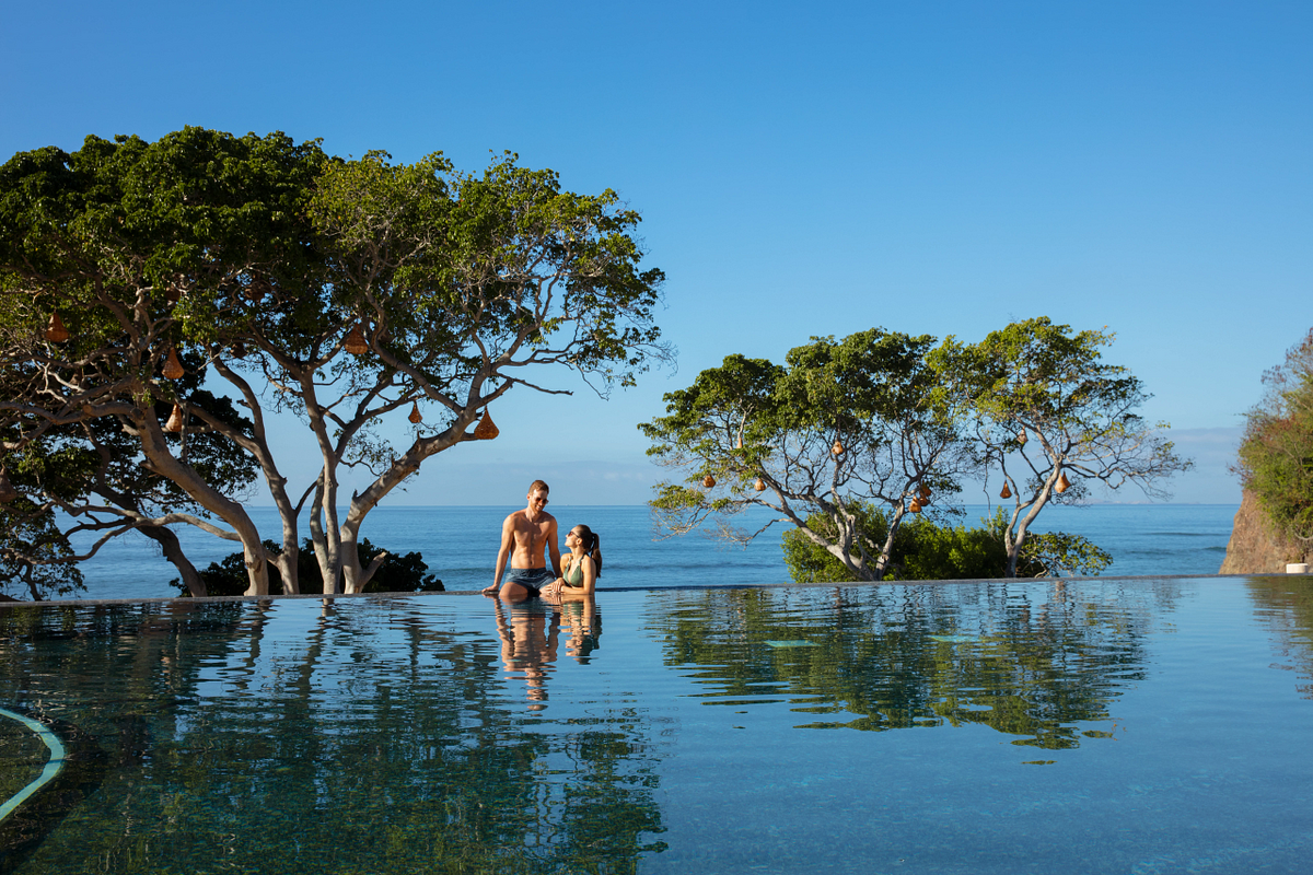 SEBMI-EXT-InfinityPool-Couple-1A-CB