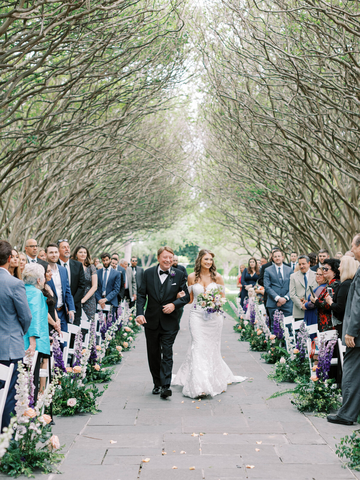 wedding-ceremony-crepe-myrtle-alley-outdoor-dallas-arboretum-venue-9