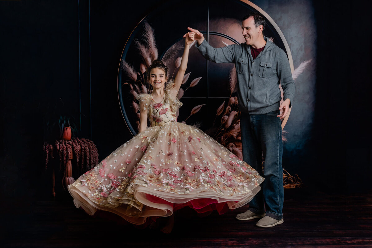 Dad twirls daughter in photos with Prescott family photographer Melissa Byrne