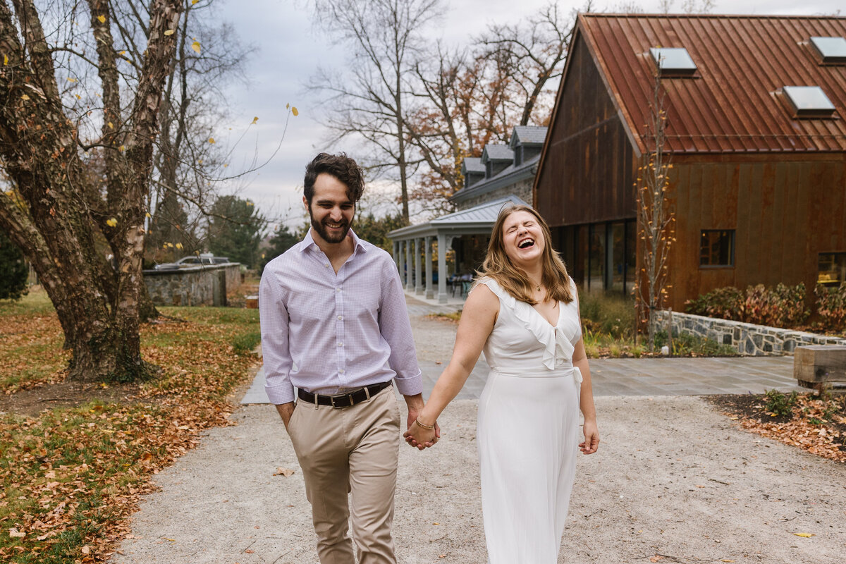 urban-row-photo-fun-fall-engagement-cylburn