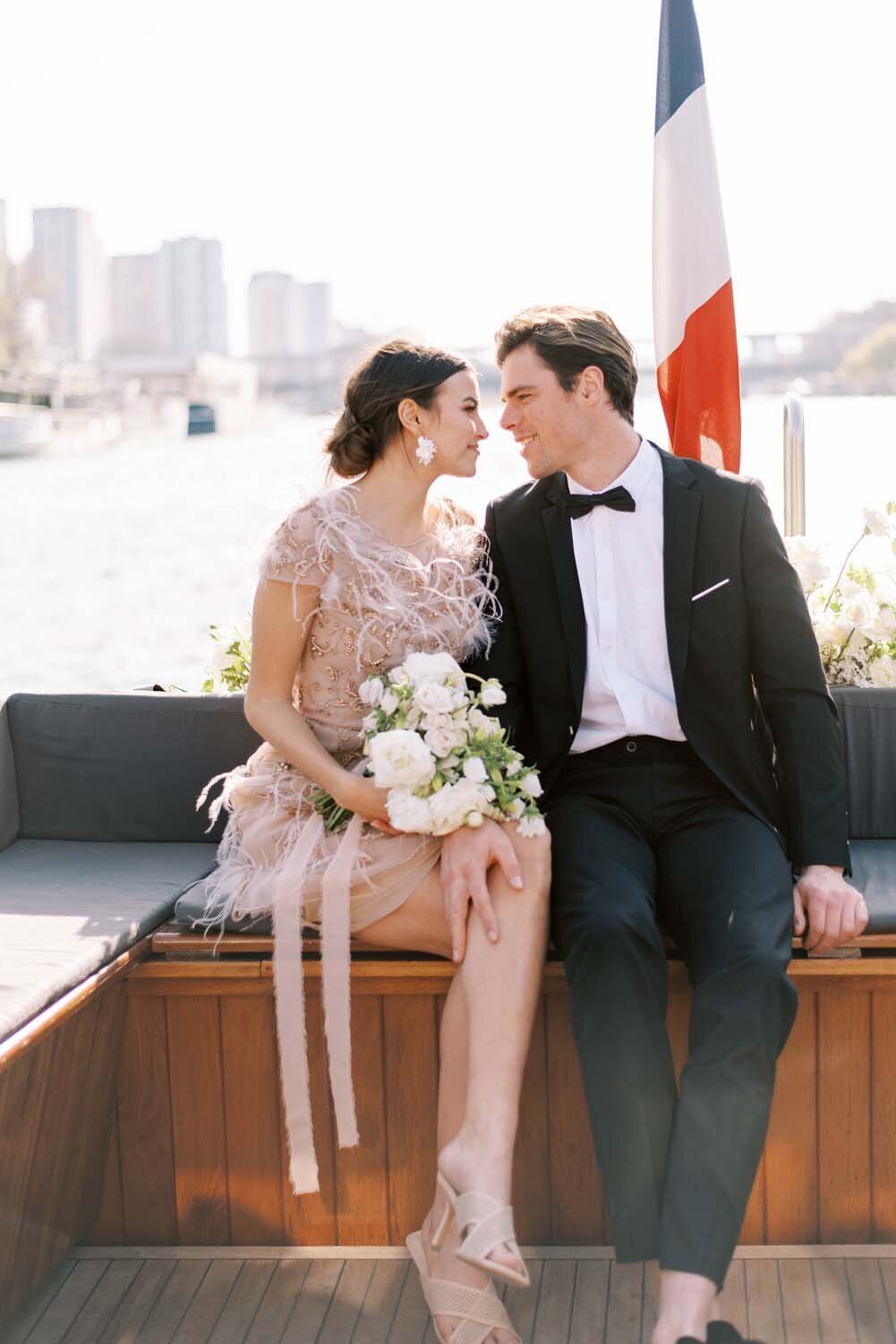 Paris wedding elopement on the Seine private boat Veronique Lorre floral designer Ruth Terrero Photography10