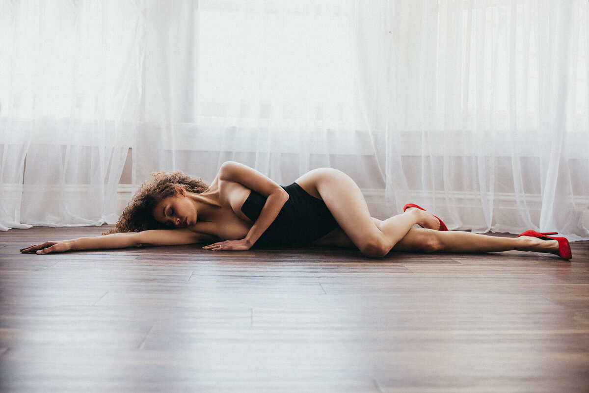 0103_vintage_playboy_inspired_boudoir