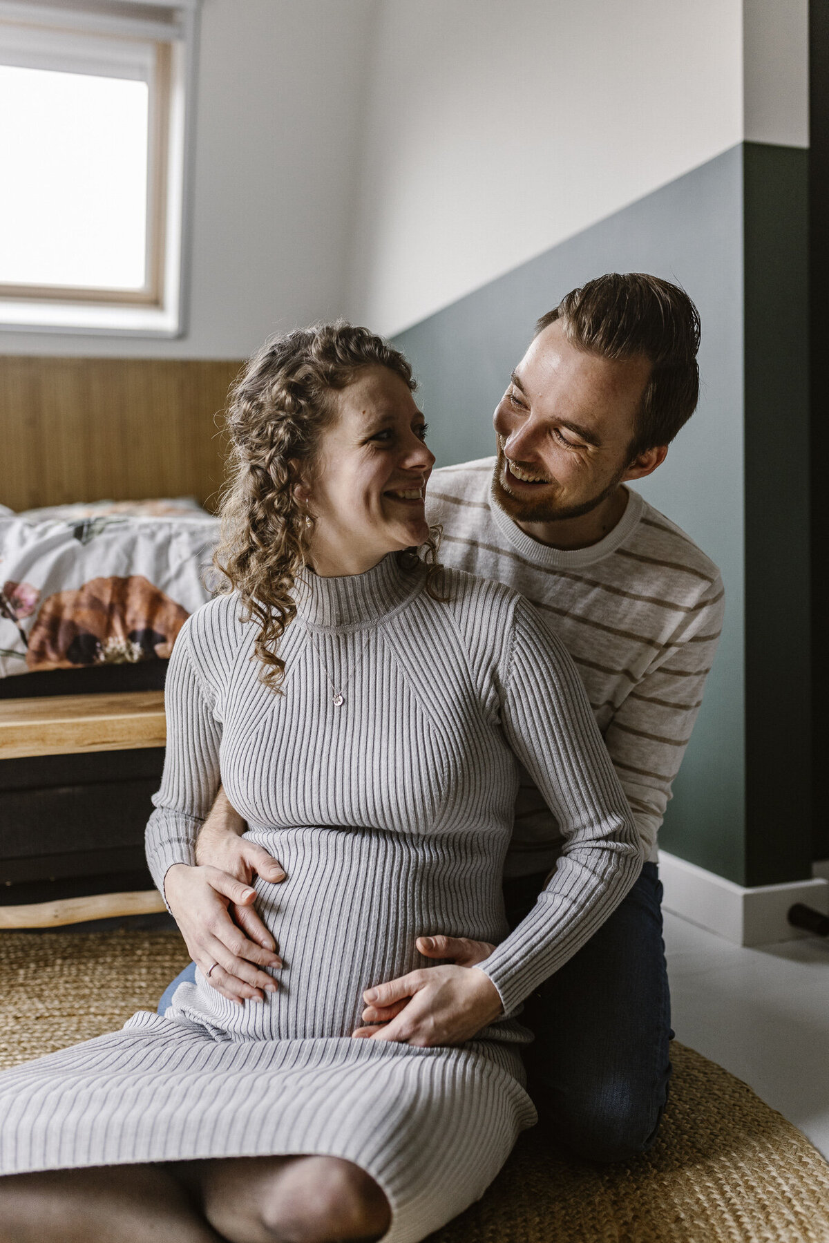 WEB - Amanda, Jesper & Livia Zwangerschapsshoot Lifestyle Homesession | Samantha Bosdijk Photography-46