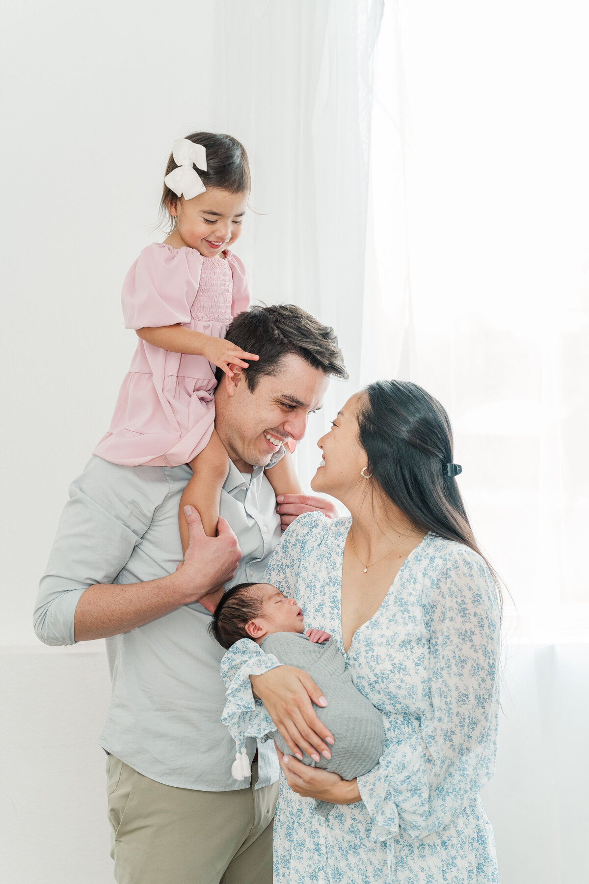 Castle Rock Lifestyle Newborn Photography Light and Airy Client Closet Elena Spraguer Photography 0034