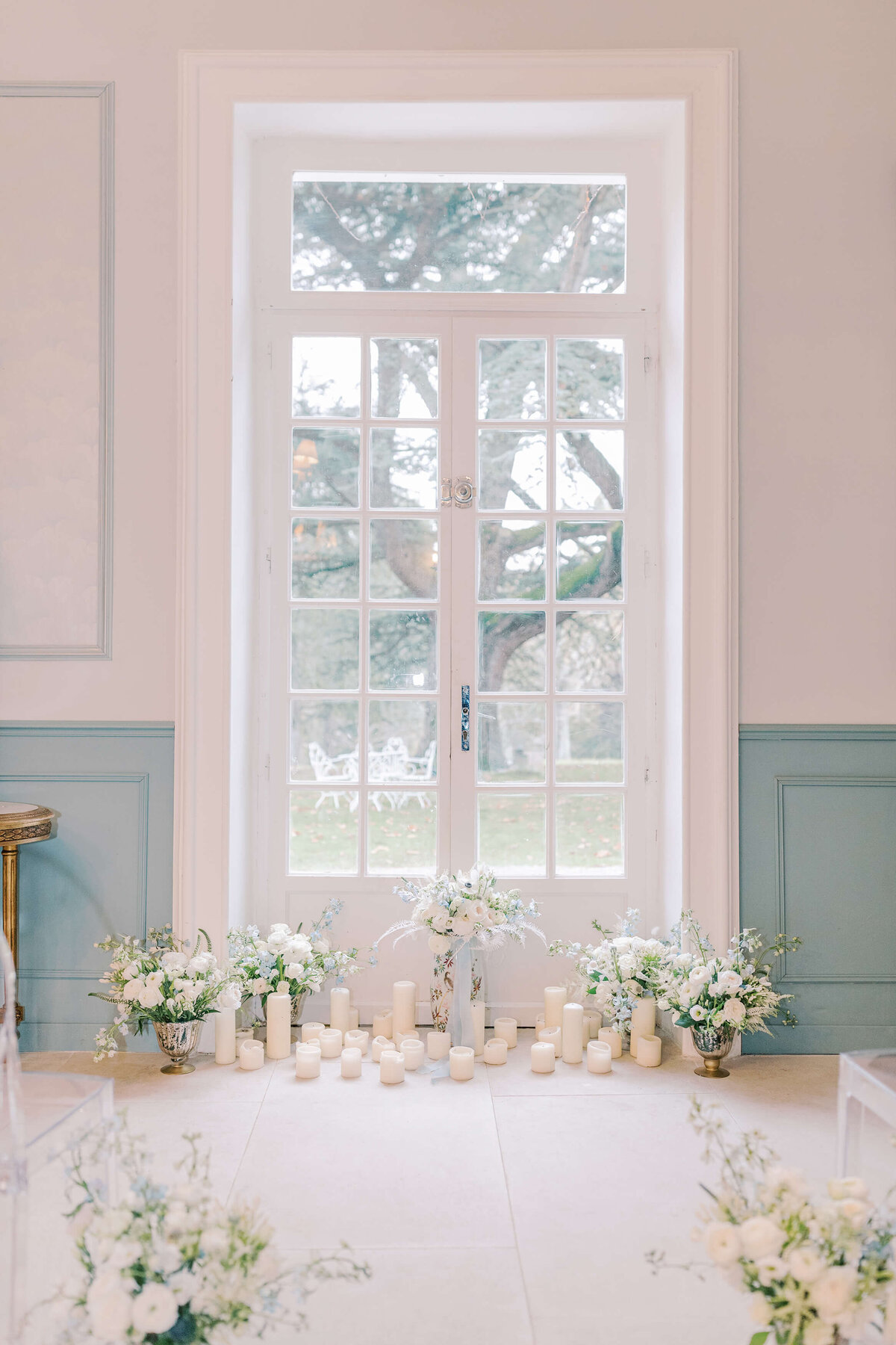 Winter Wedding at Chateau Saint-Joseph - Jeanette Merstrand Photography - Victoria Engelen Flowers_0049