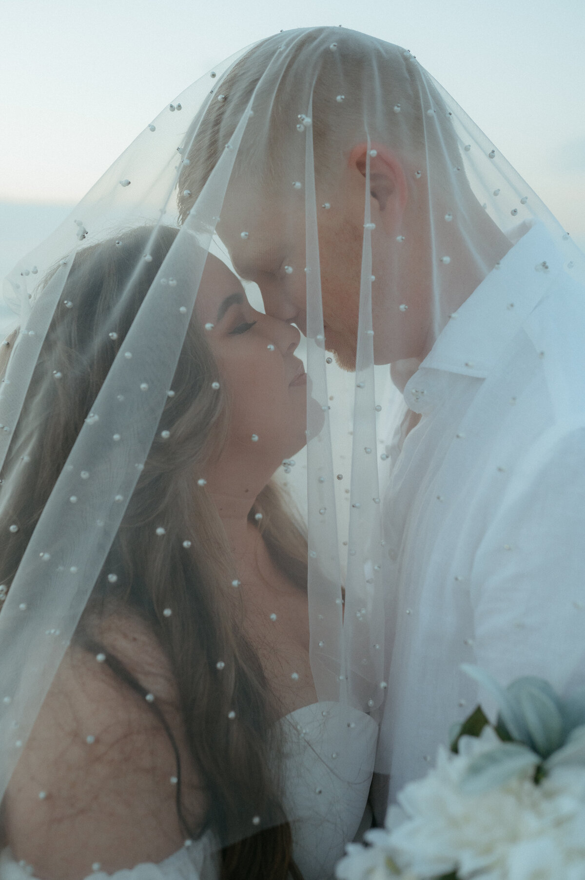 veil photos during wedding day