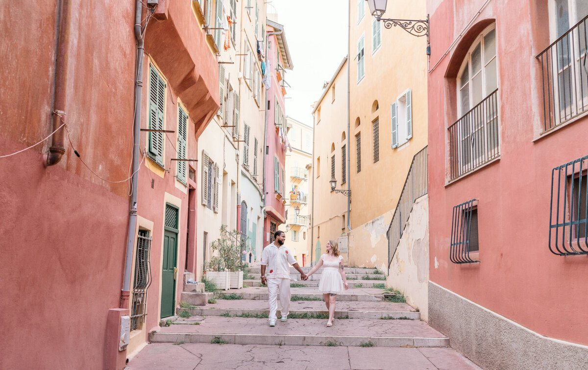 cheerful late summer honeymoon photoshoot in nice france-29