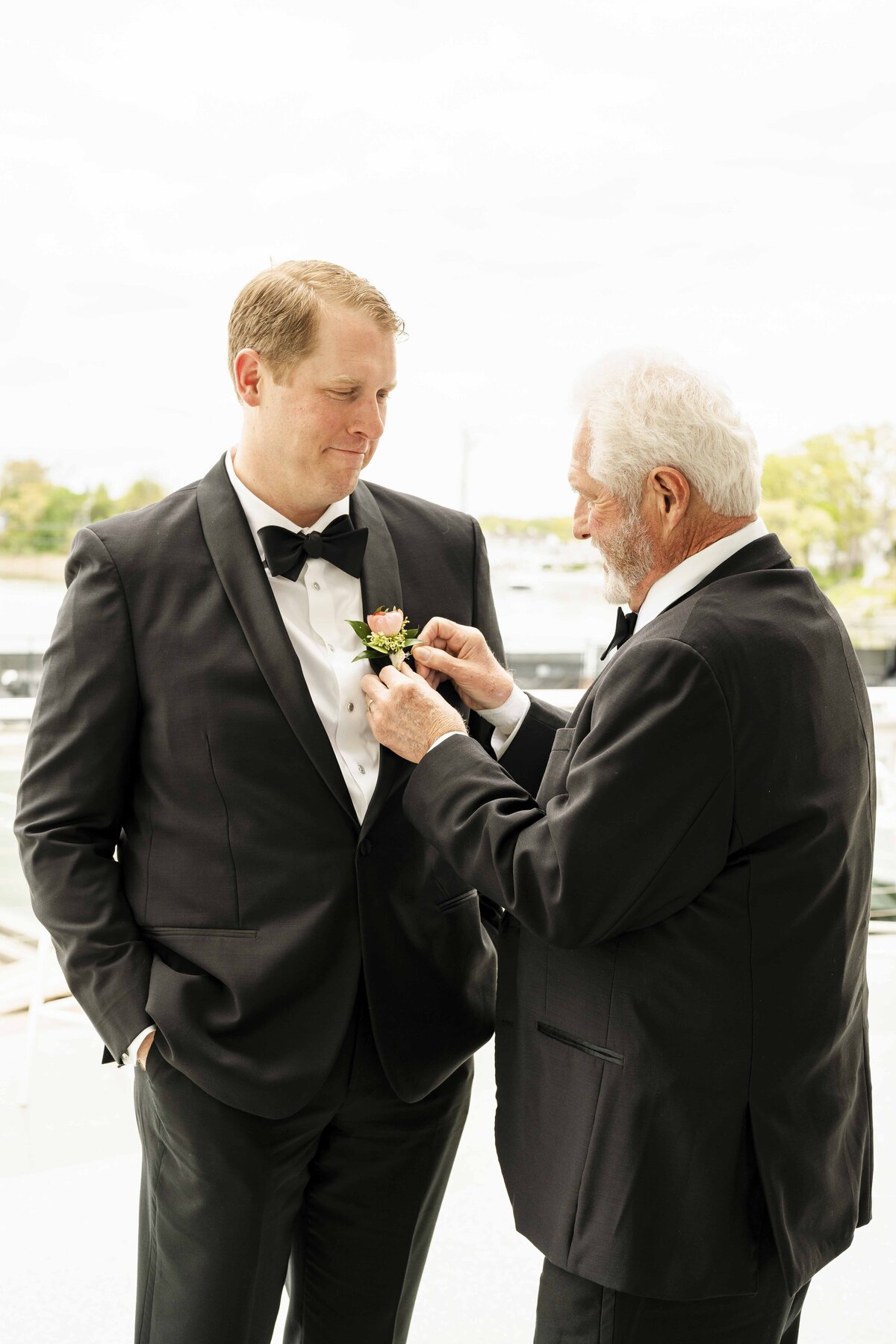 Ashley Mac Photographs - East Coast Wedding Photographer - Jersey - New York - Connecticut - Shore Club Spring Wedding with Pops of Color -45