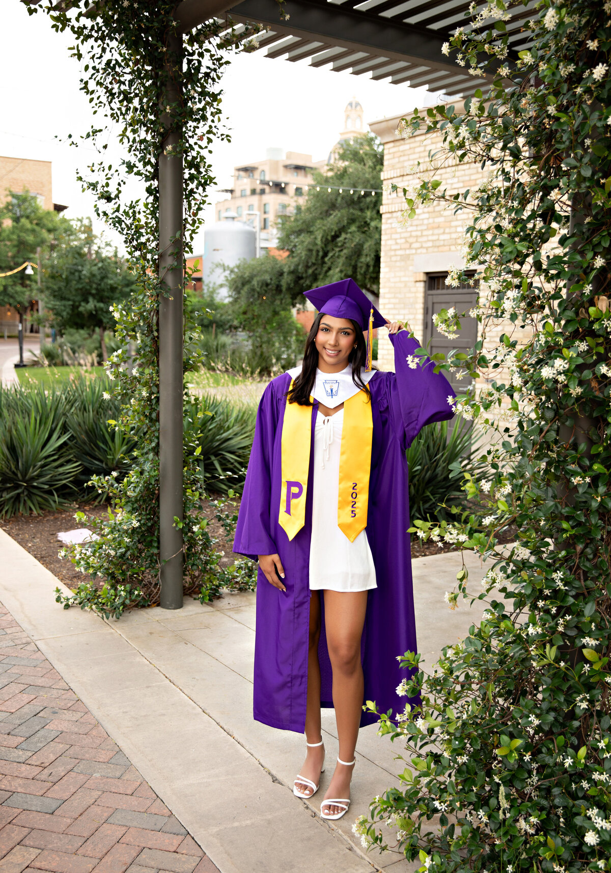 graduationseniorssessionsbestphotographertudiofamilybirthdaynewbornboyamilynewborngirlfirstbirthdayportraiturephotographystudioportraitsnewborngirlboyfamilyEvaMaganaPhotographychildphotographer (8 of 8)