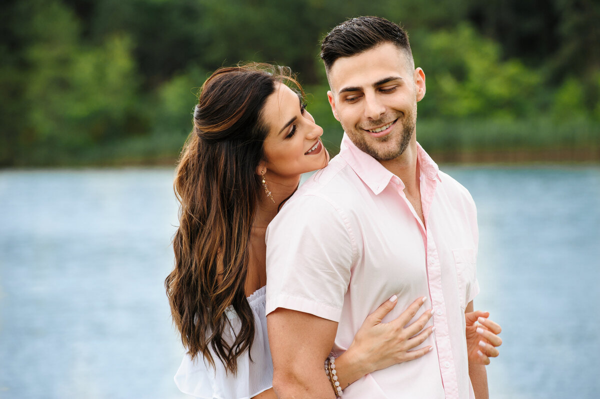 engagement_embrace_lakeside