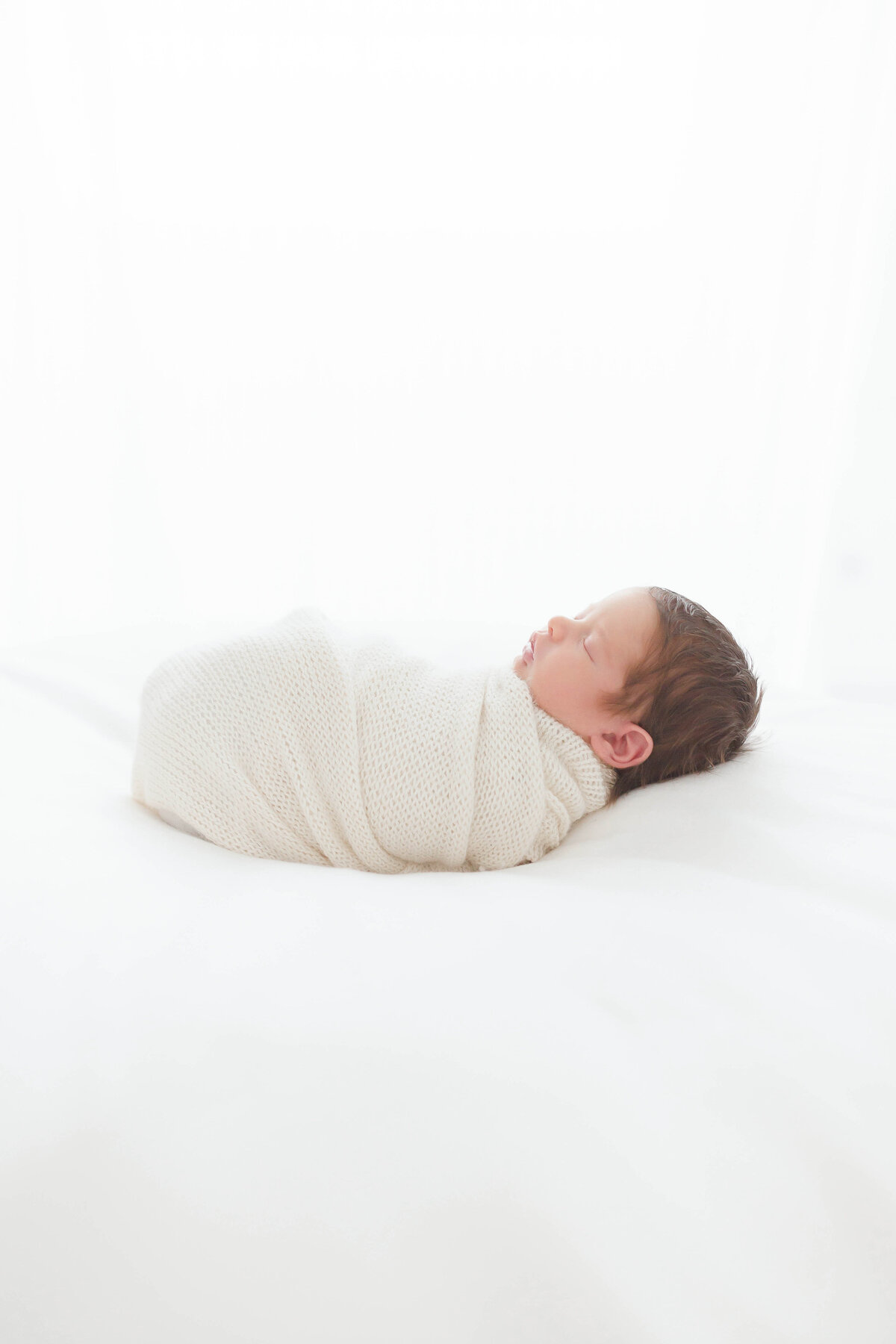 Neugeborenenshooting im Fotostudio bei Bielefeld
