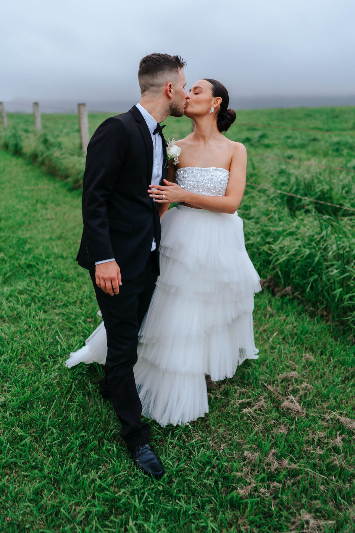 peta-lachlan-fredericks-wedding-1130