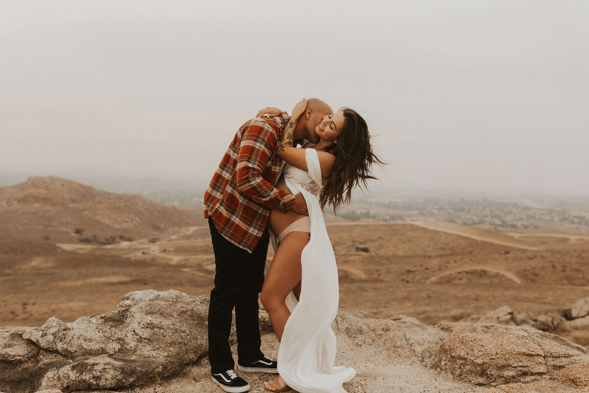 love-story-california-maternity-photoshoot