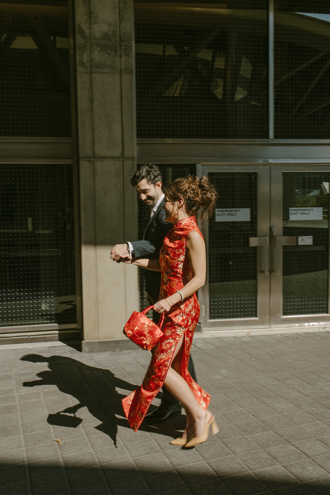 toronto-city-elopement-city-hall-ttc-subway-sugar-beach-fun-romantic-sumer-wedding-2743