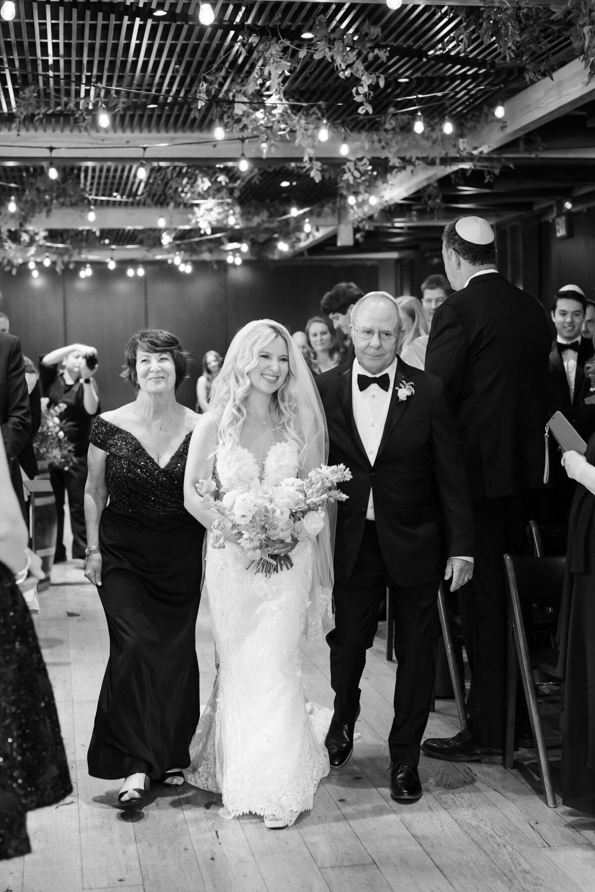 DistrictWineryWedding_MaddyWilliamsPhotography.jpg-74