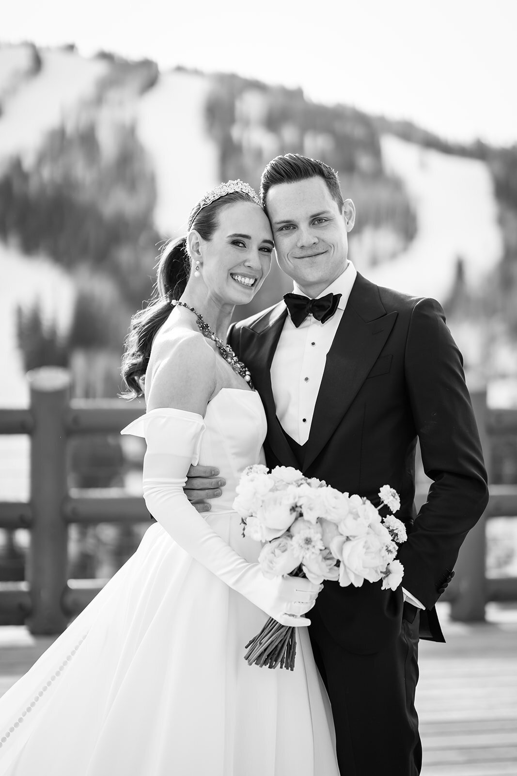 stein-eriksen-lodge-winter-park-city-wedding-pepper-nix-433L-0370bw